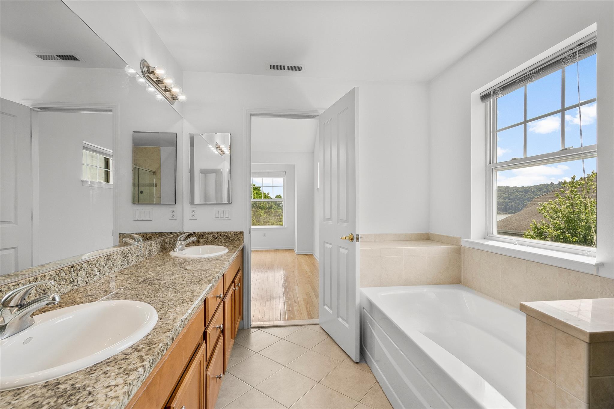 Poughkeepsie, New York 12601, United States, 2 Bedrooms Bedrooms, ,3 BathroomsBathrooms,Residential,Active,160856