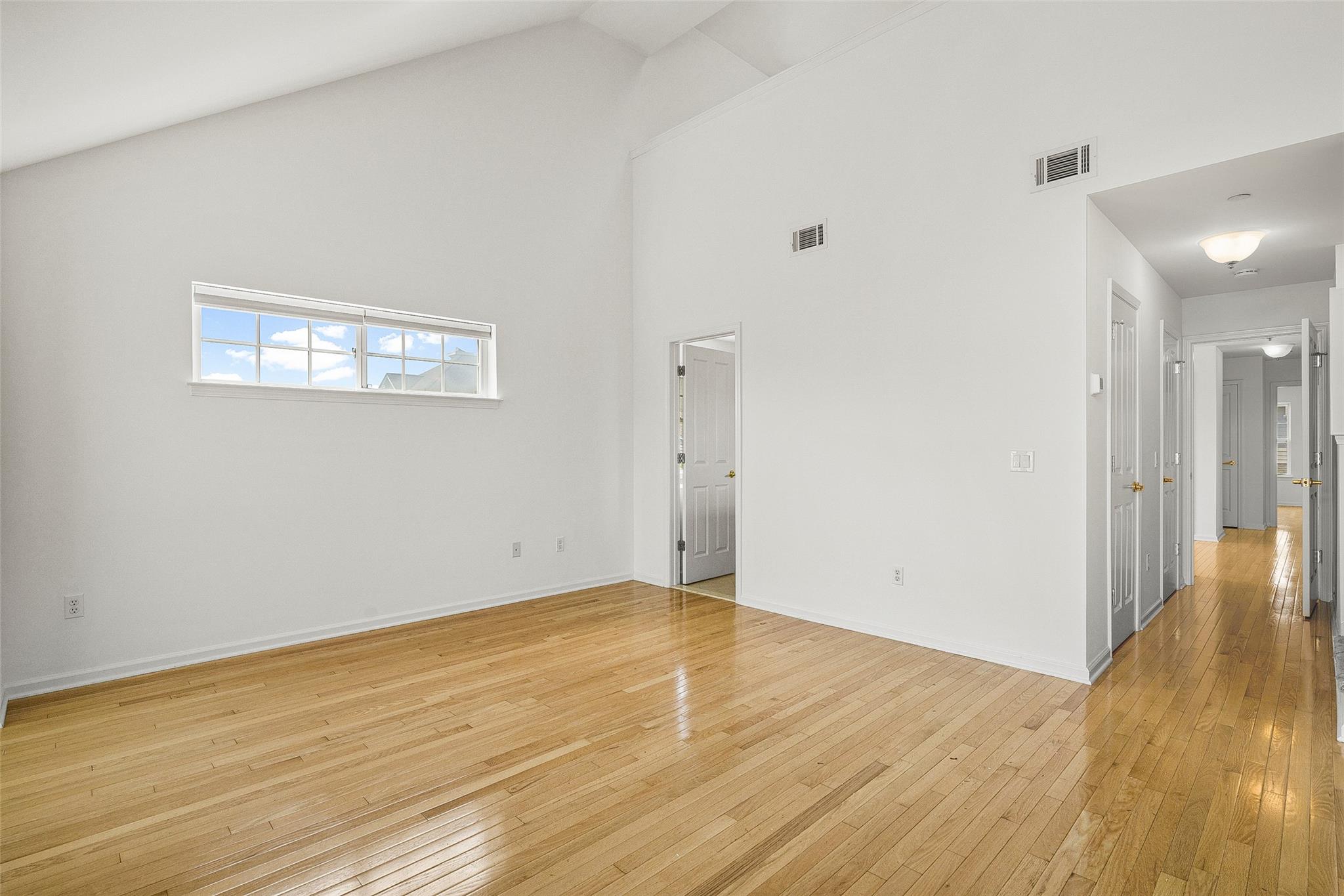 Poughkeepsie, New York 12601, United States, 2 Bedrooms Bedrooms, ,3 BathroomsBathrooms,Residential,Active,160856