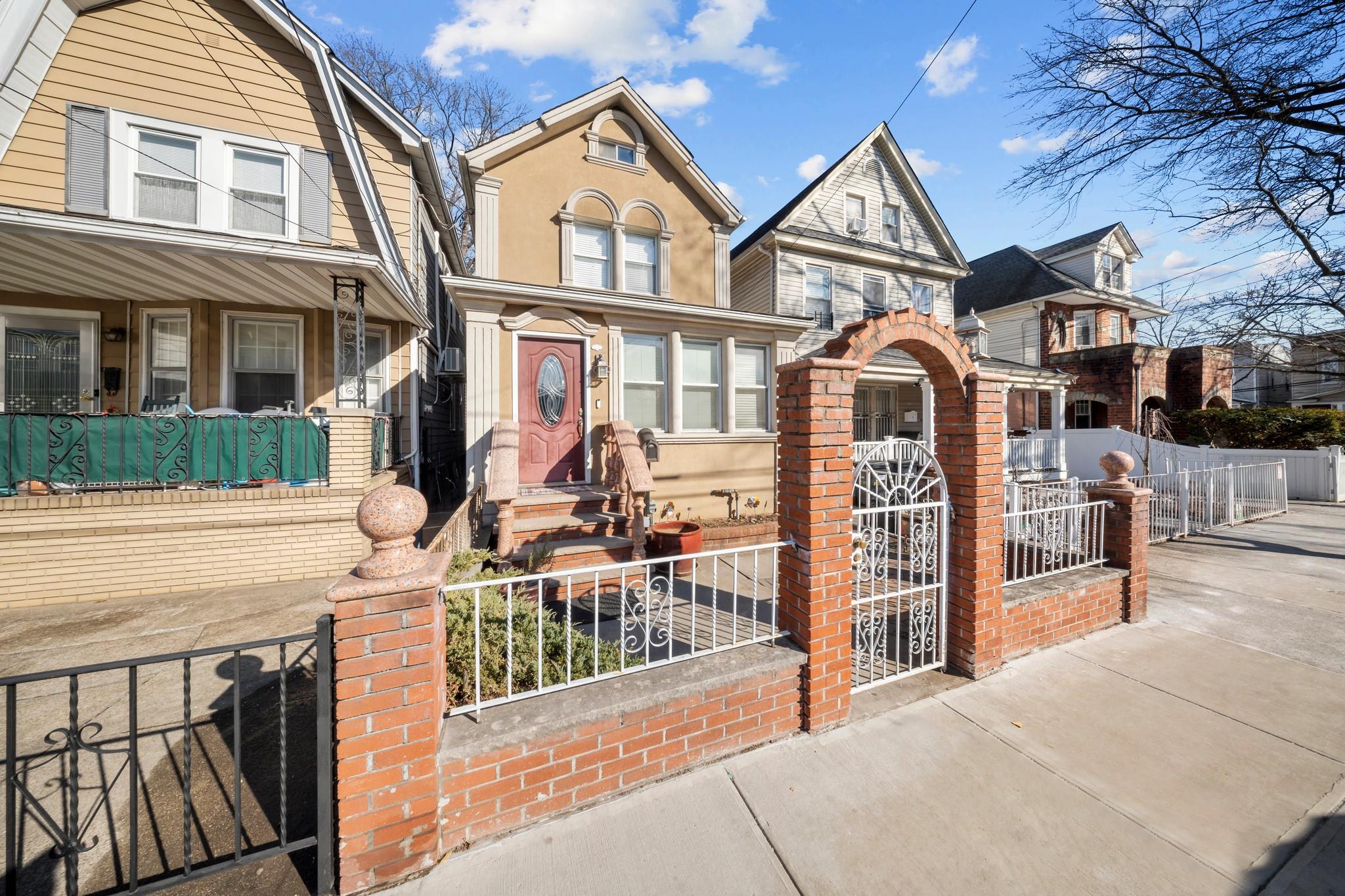 85-37 90th Street, Woodhaven, New York image 4