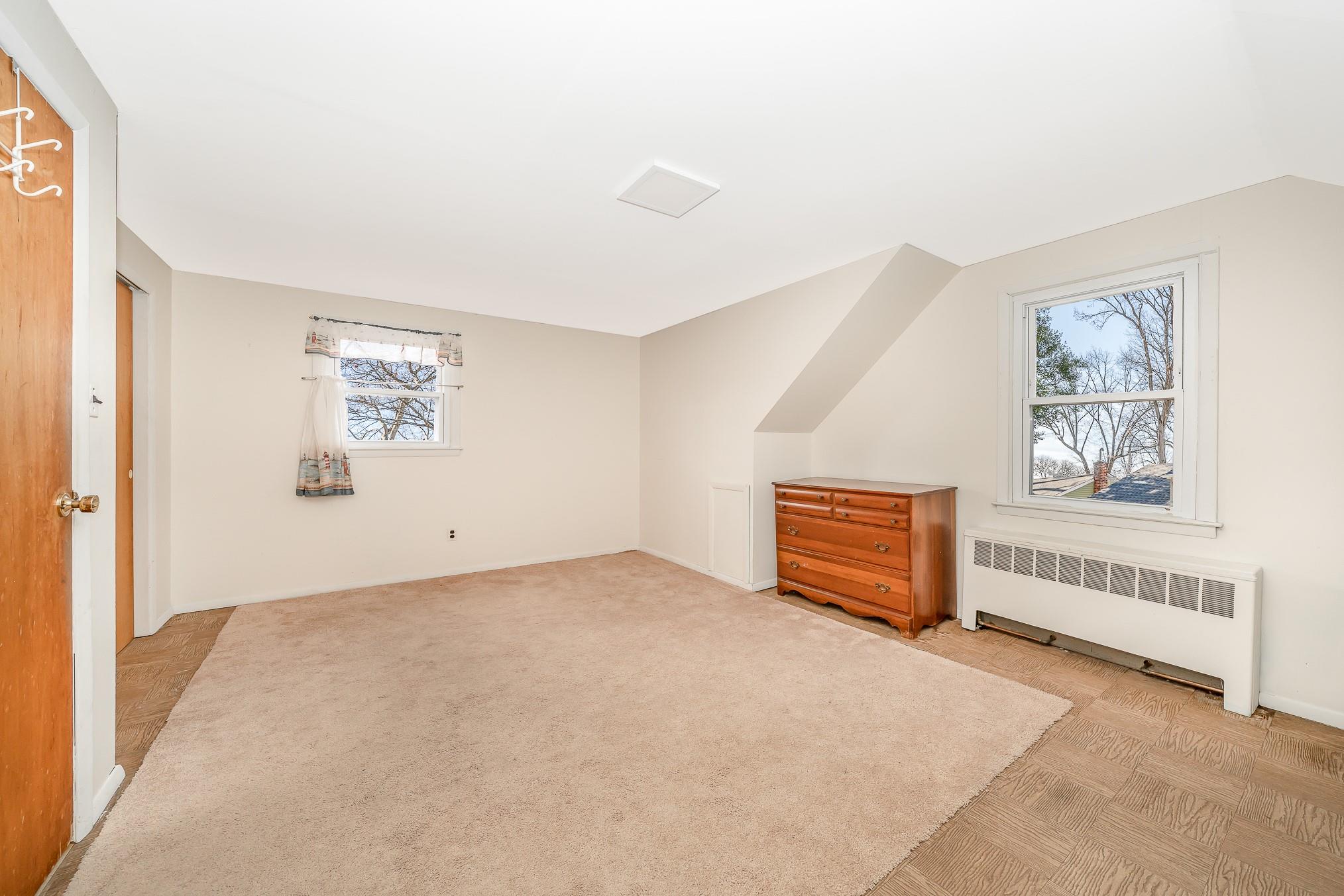 97 Rhode Island Avenue, Massapequa, New York image 10