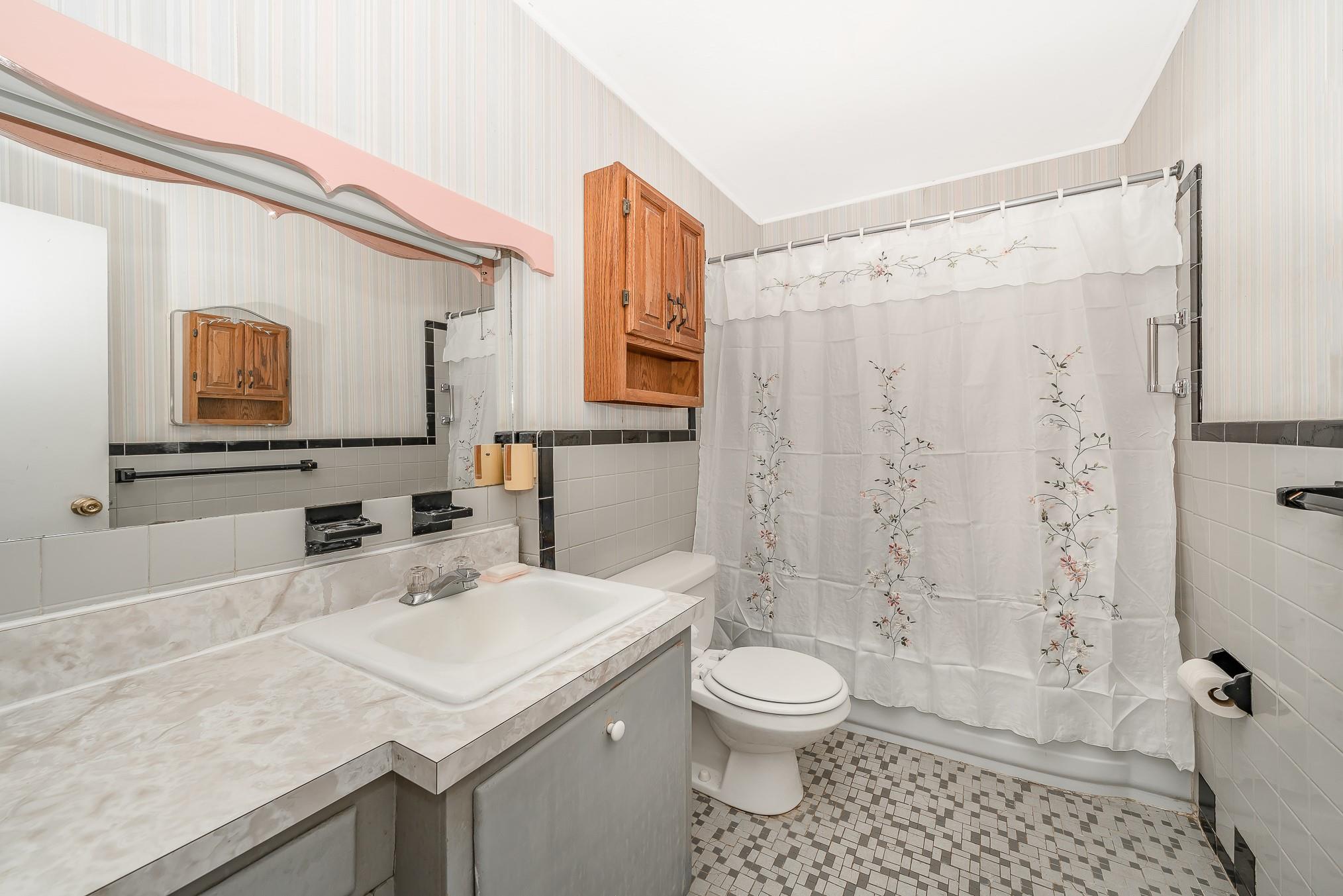 97 Rhode Island Avenue, Massapequa, New York image 9