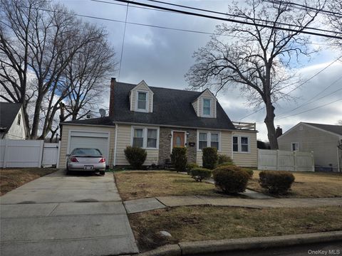Photo of 485 Sterling Street, Uniondale, NY 11553 (MLS # 952057)