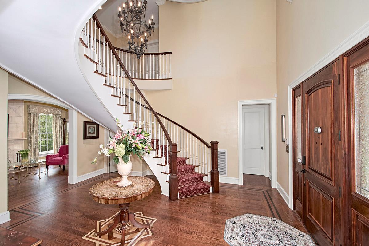 2 Heathcote Drive, Mount Kisco, New York image 8