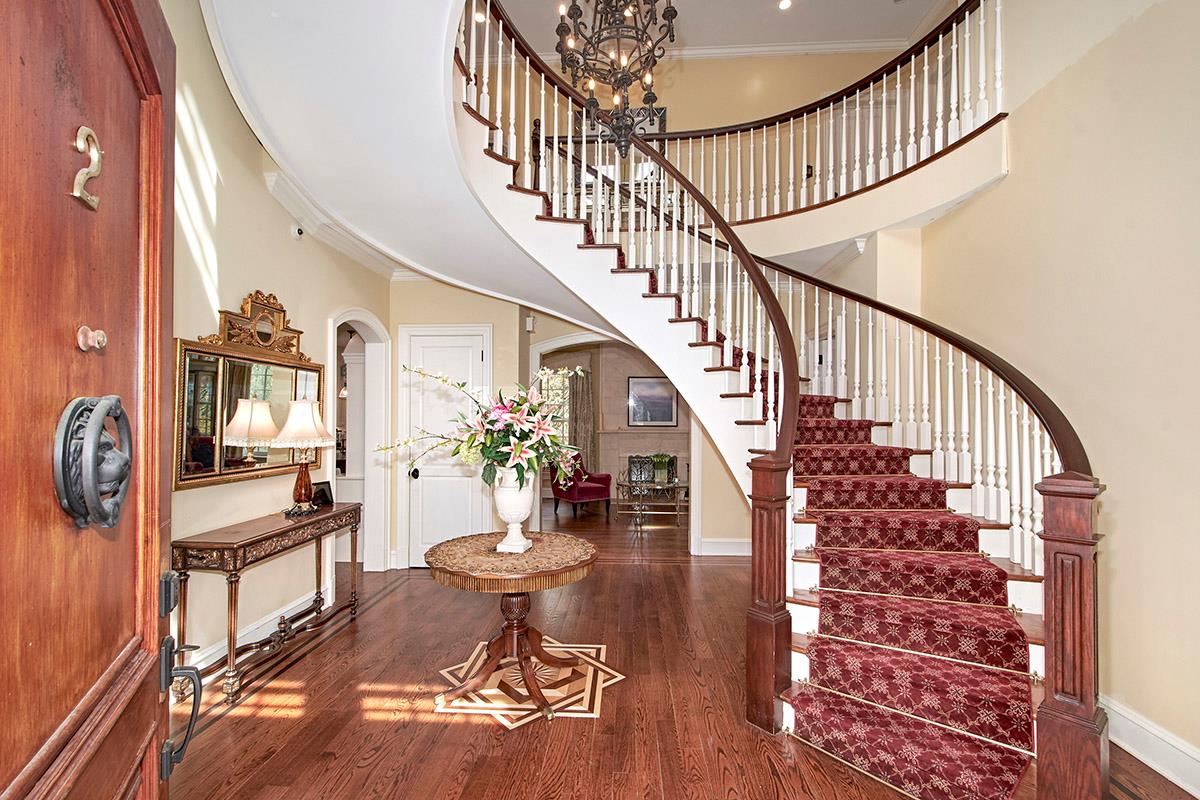2 Heathcote Drive, Mount Kisco, New York image 4