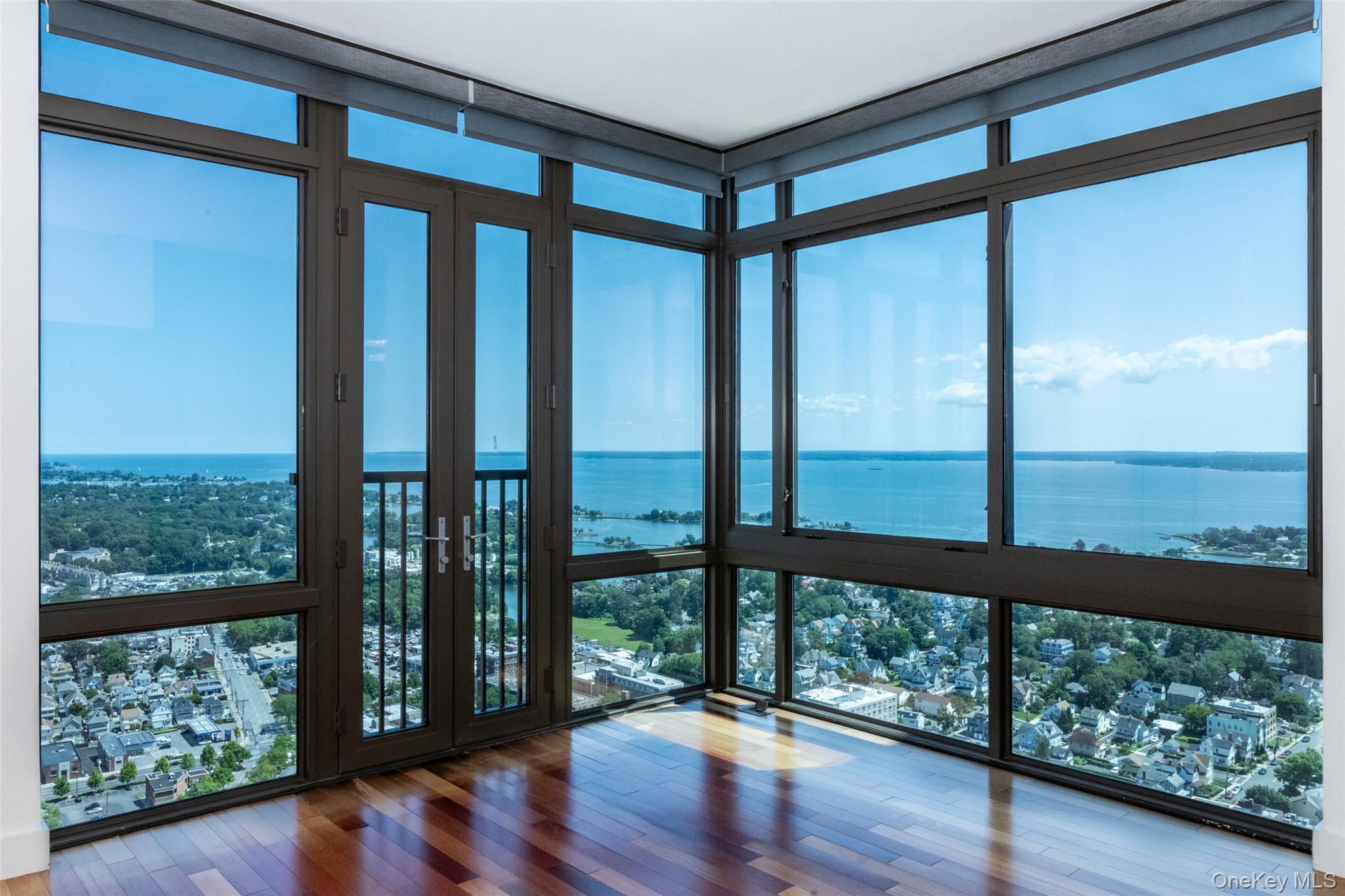 175 Huguenot Street PH 701