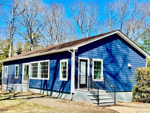 38 Railroad Avenue East Hampton NY 11937