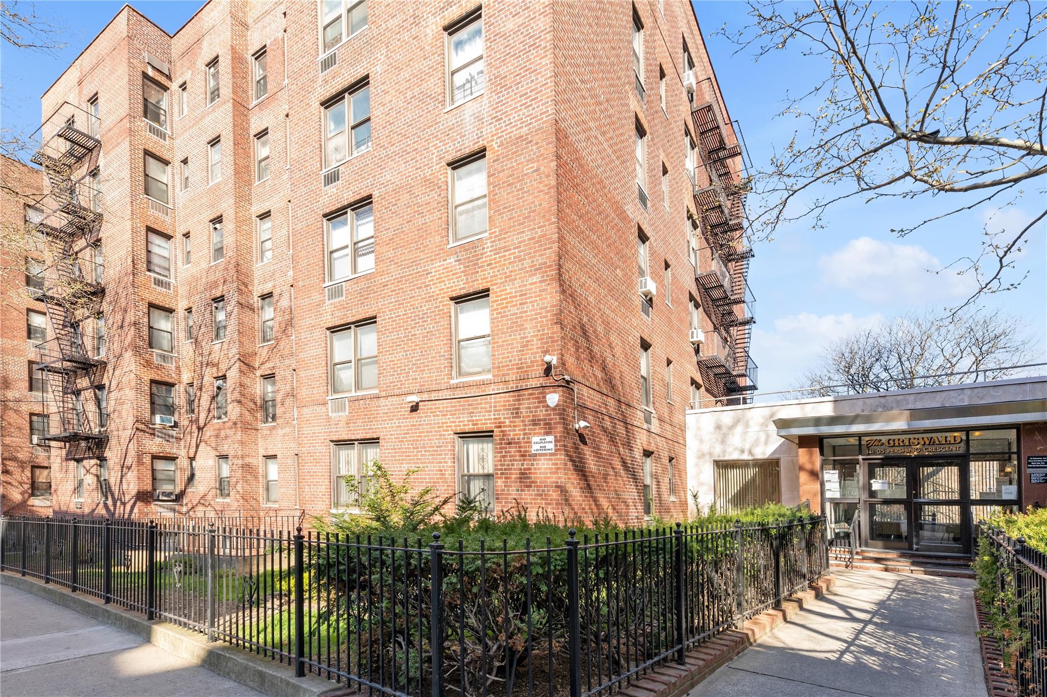 141-05 Pershing Crescent #117, Briarwood, New York image 3