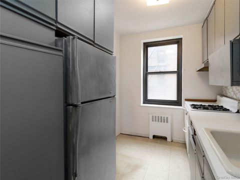 Homes For Sale - 90-10 32nd Avenue #305<br/> East Elmhurst, NY 11369