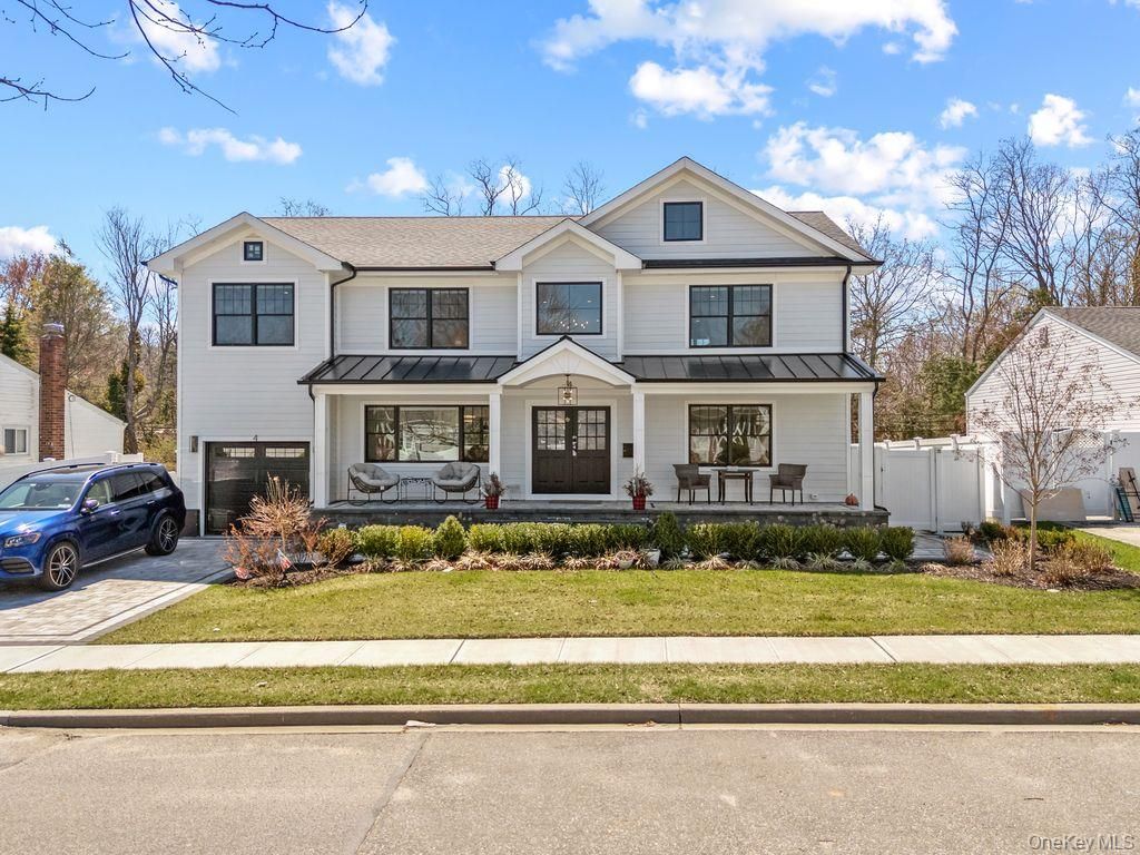 Photo of 4 Allison Drive, Old Bethpage, NY 11804 (MLS # 986063)