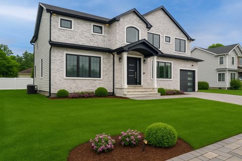52 Cortland Ave Hicksville NY 11801