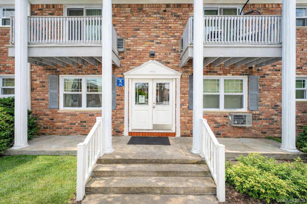 Photo of 73 Fairharbor Drive #73, Patchogue, NY 11772 (MLS # 965067)