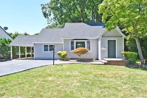 Homes For Sale - 9 Koster Court<br/> Huntington Station, NY 11746