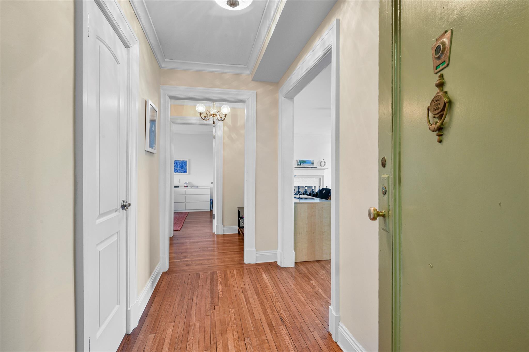 Milton Road E61, Rye, New York - 2 Bedrooms  
1 Bathrooms  
4 Rooms - 