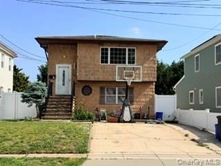 Apartment For Rent - 23 W Alhambra Avenue<br/> Lindenhurst, NY 11757