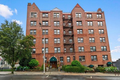 Photo of 19 S Broadway #4F, Tarrytown, NY 10591 (MLS # 1017487)