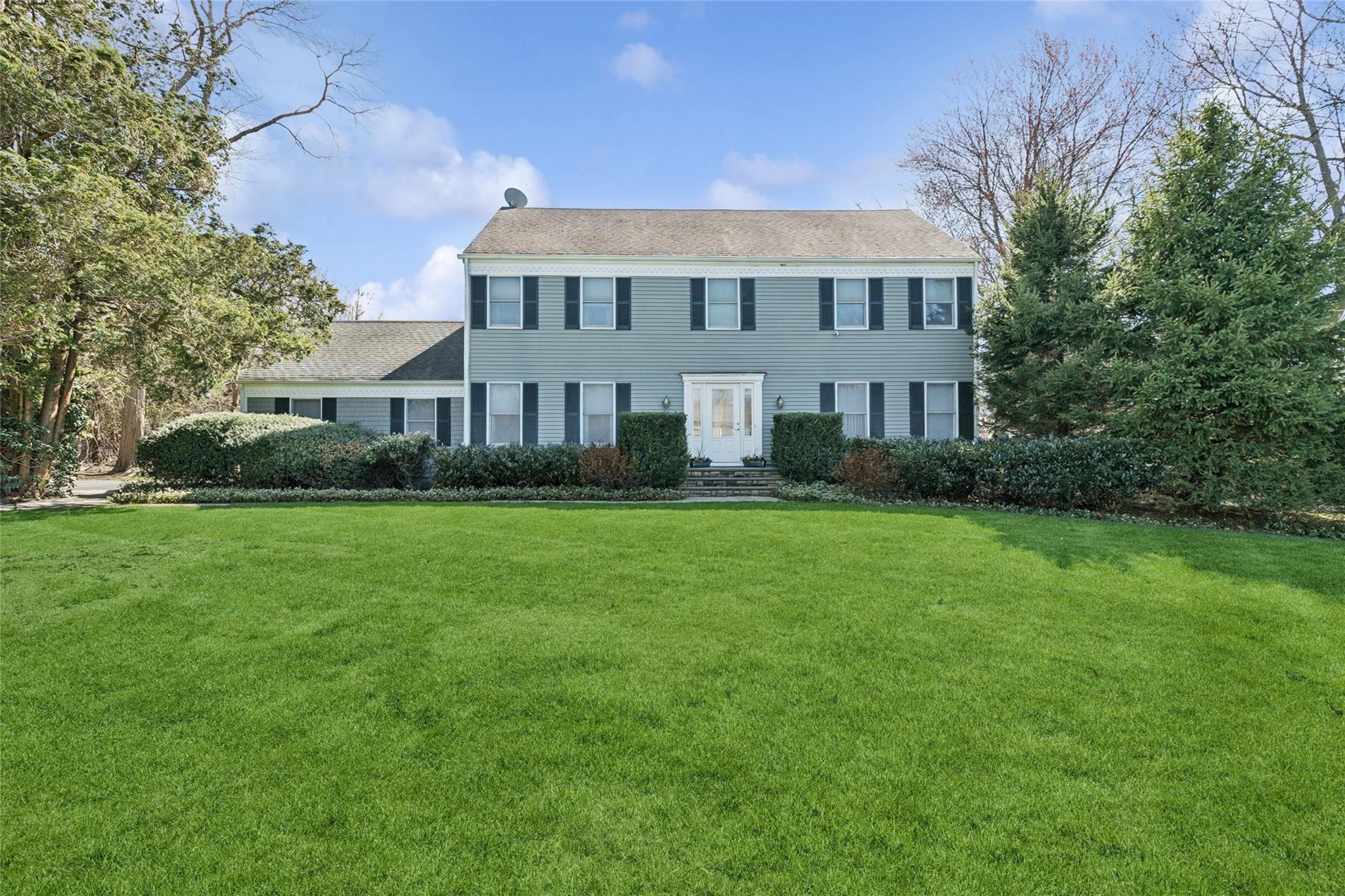 Property for Sale at Saint George Glen Drive, Setauket, Hamptons, NY - Bedrooms: 4 
Bathrooms: 4  - $999,000