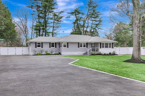 Homes For Sale - 14 Ursular Court<br/> Smithtown, NY 11787