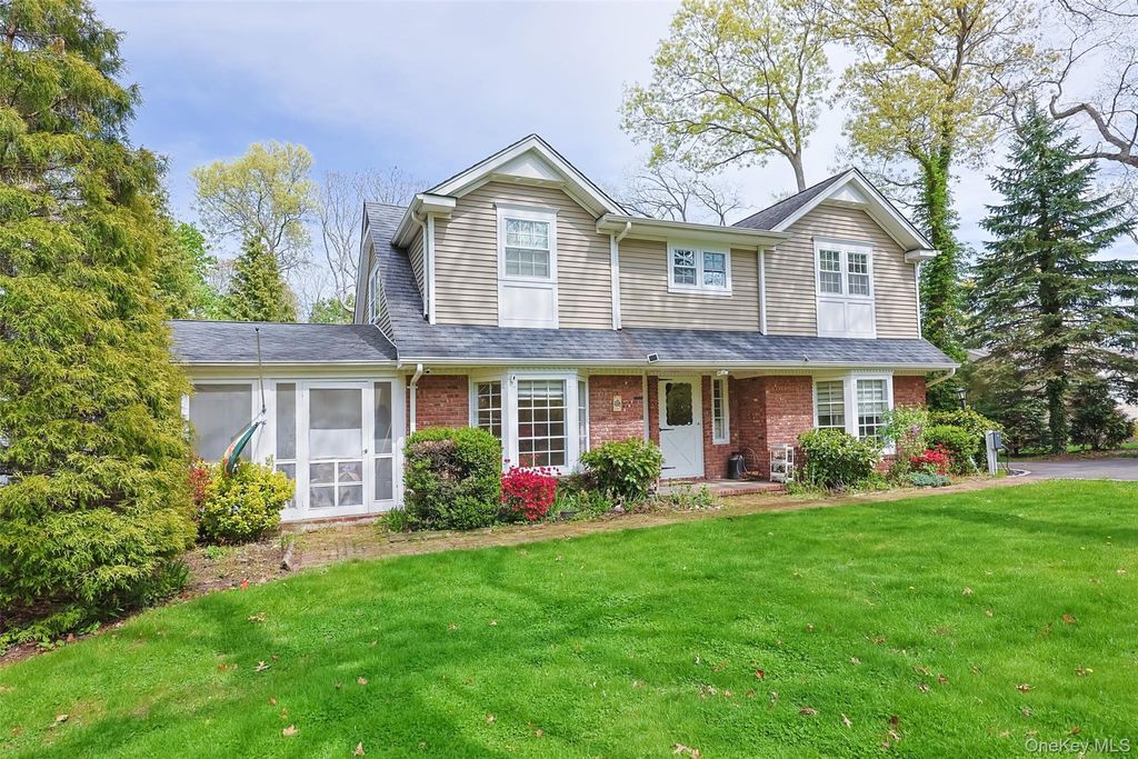 Photo of 24 Timberline Drive, Huntington, NY 11743 (MLS # 1004754)