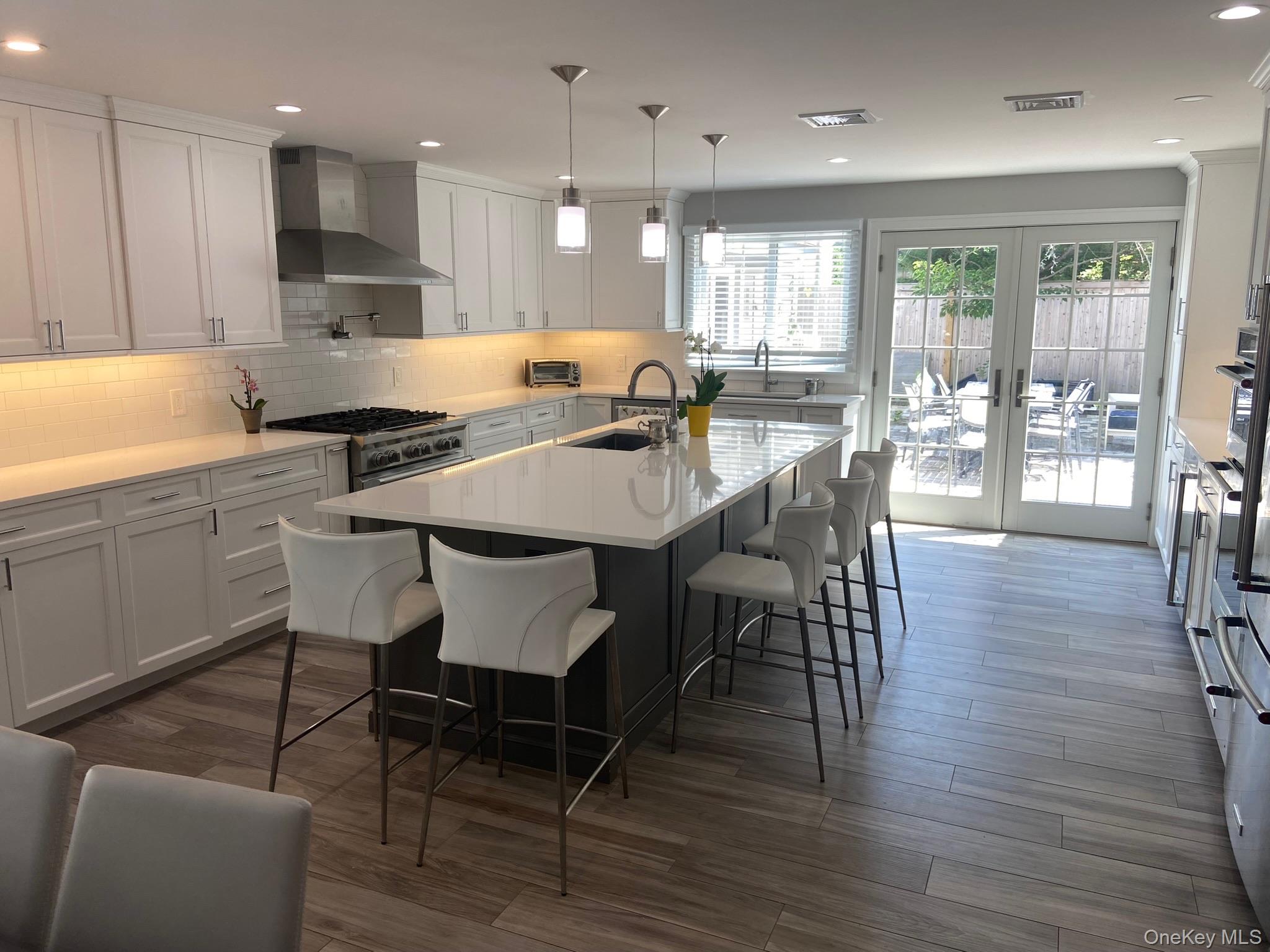 Atlantic Beach, New York 11509, United States, 6 Bedrooms Bedrooms, ,4 BathroomsBathrooms,Residential,Active,193443