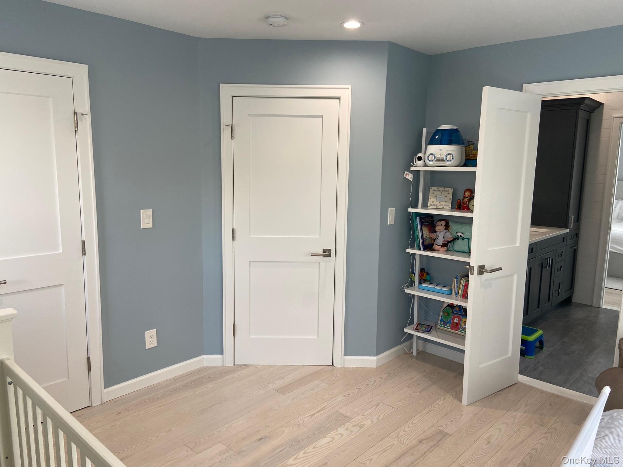 Atlantic Beach, New York 11509, United States, 6 Bedrooms Bedrooms, ,4 BathroomsBathrooms,Residential,Active,193443