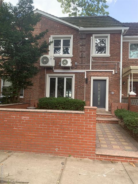 Photo of 10841 64th Road, Forest Hills, NY 11375 (MLS # 908083)