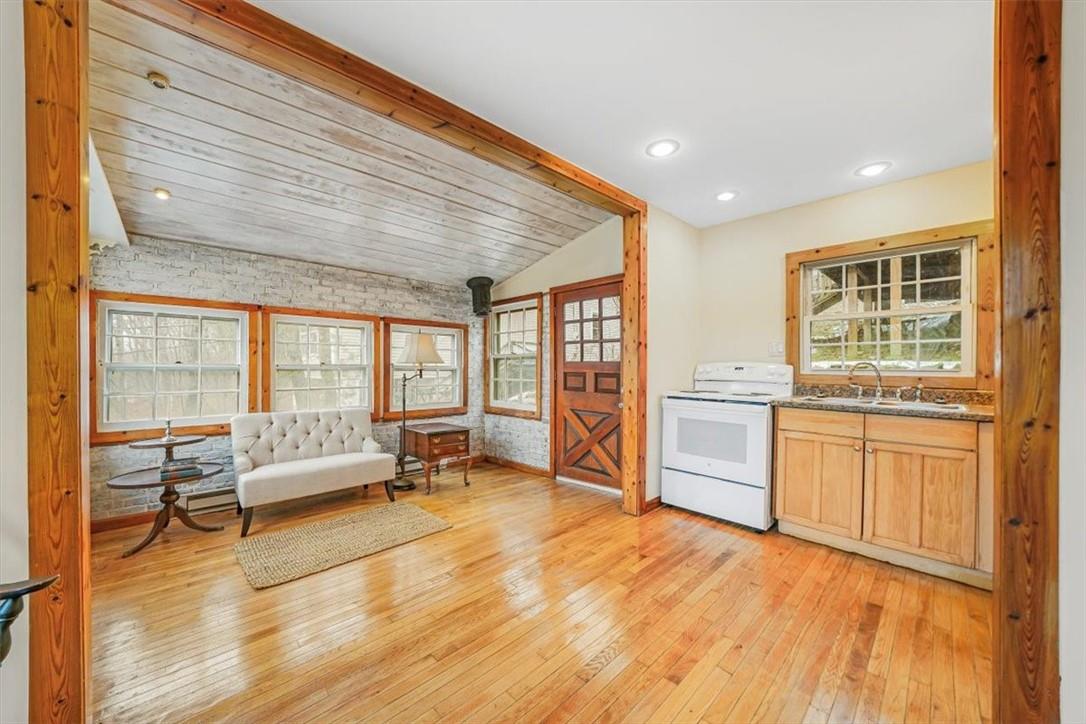 19 - 20 Lake Claire Drive