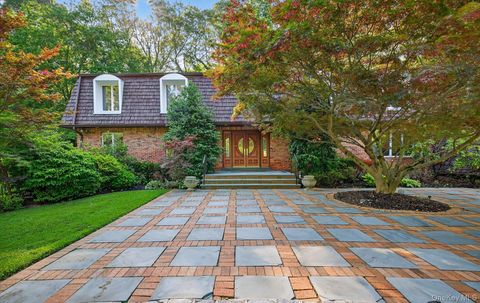 14 Chelmsford Drive Muttontown NY 11545