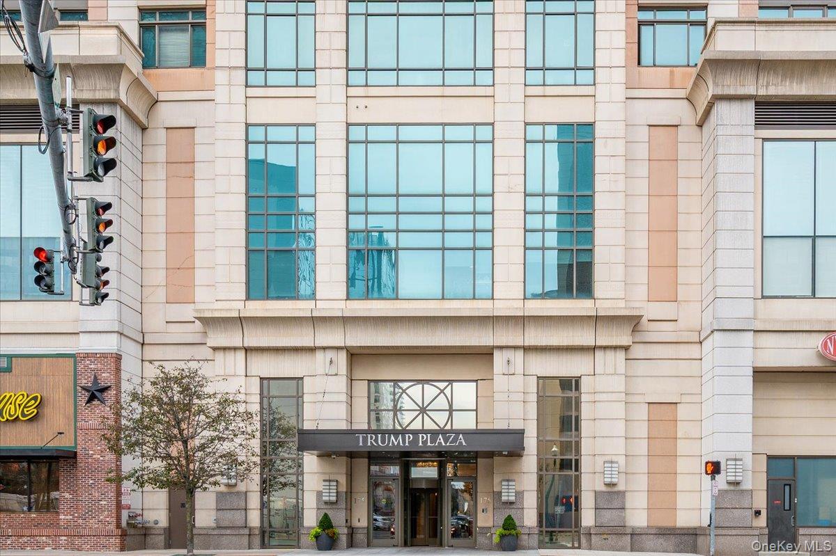 175 Huguenot Street 2208