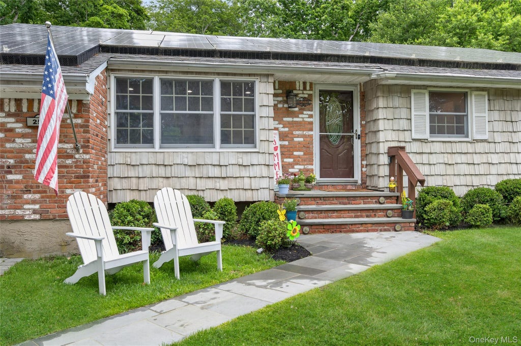 Photo of 257 Bow Drive, Hauppauge, NY 11788 (MLS # 1014274)