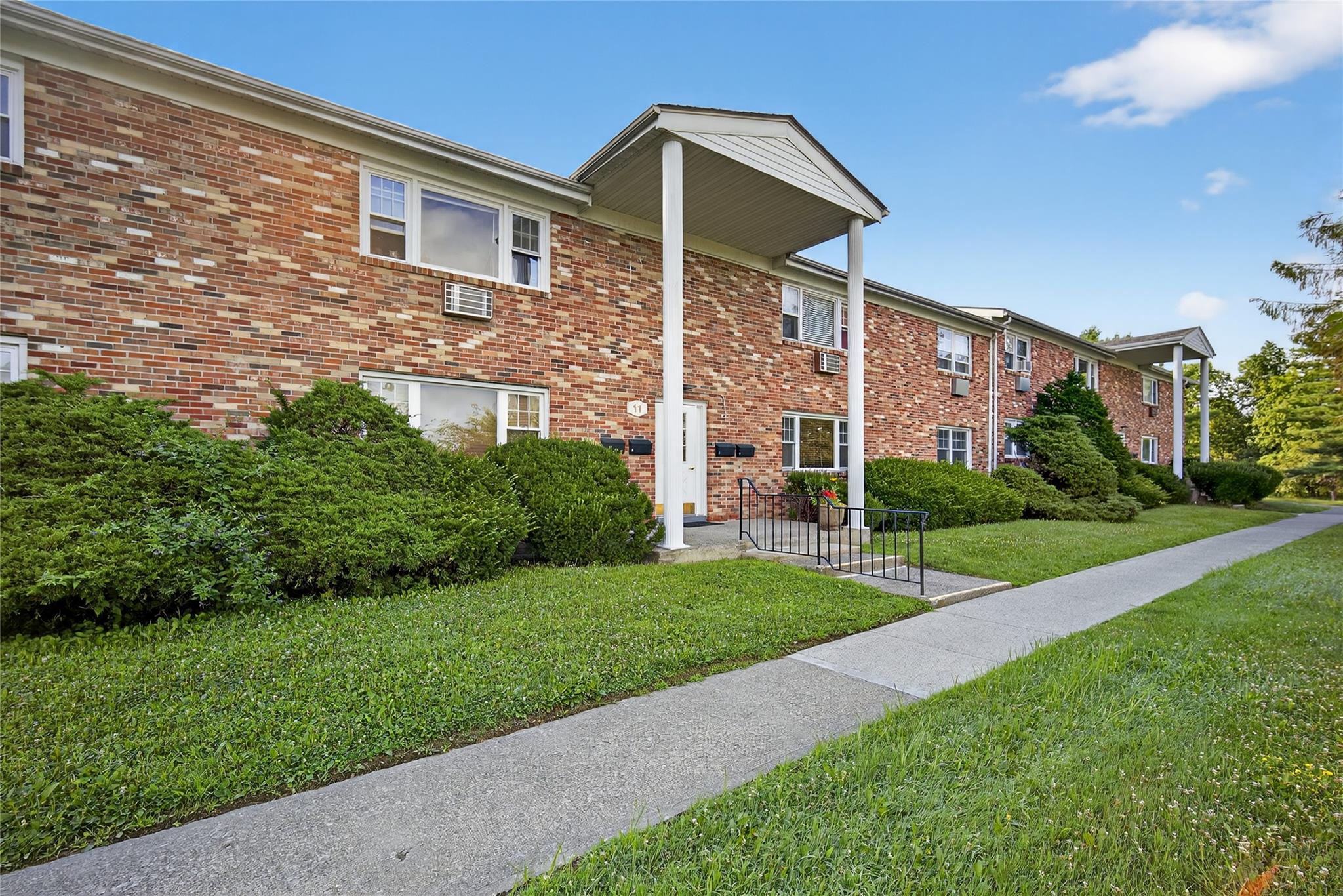 136 N Chestnut Street 11B