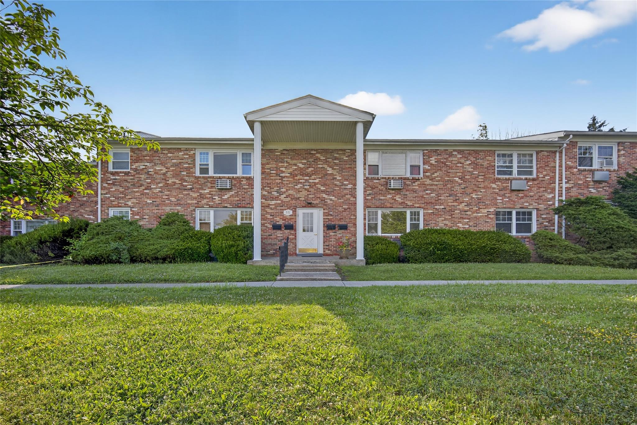 136 N Chestnut Street 11B