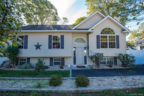 Photo of 72 Clinton Avenue, Mastic, NY 11950 (MLS # 927780)