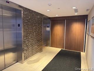 170 W Broadway 4I