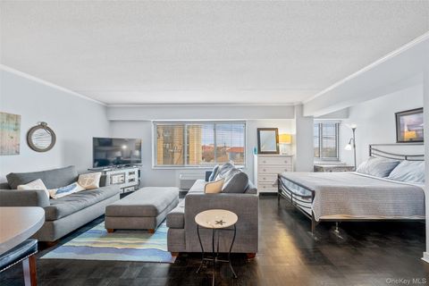Condo For Sale - 170 W Broadway #4I<br/> Long Beach, NY 11561