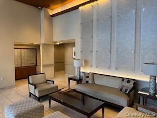 170 W Broadway 4I