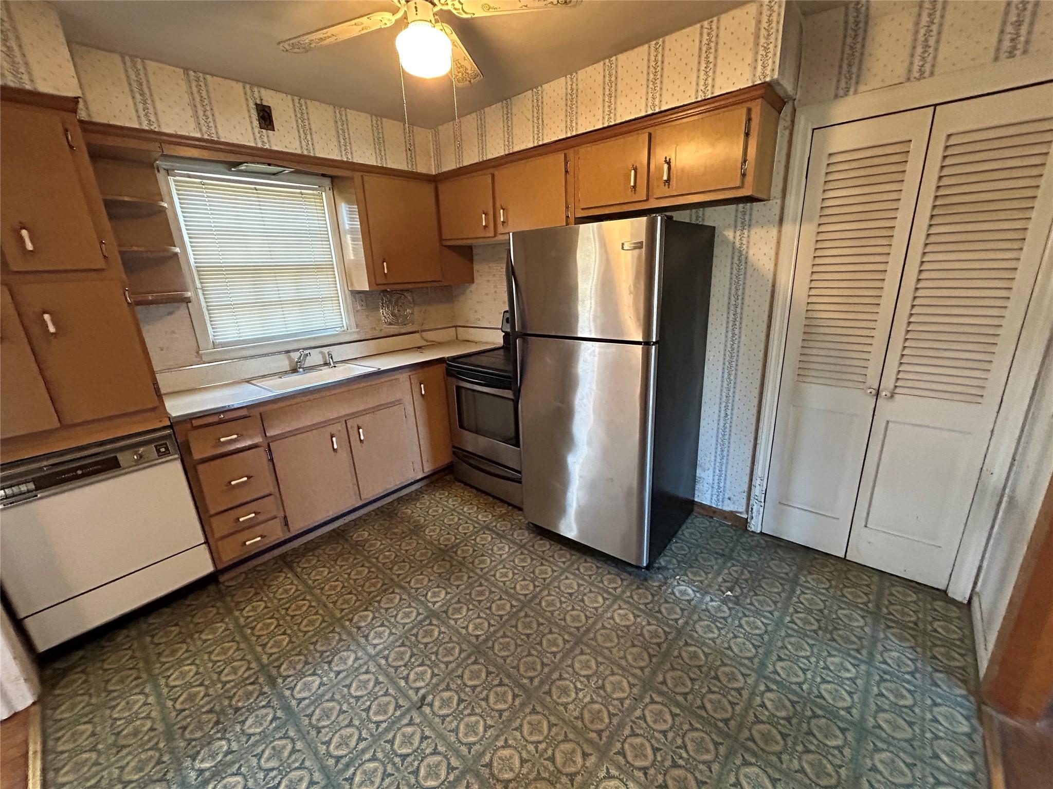 246 Woodlawn Avenue, Saint James, New York image 4