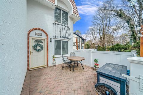 Condo For Sale - 842 Golf Lane<br/> Medford, NY 11763