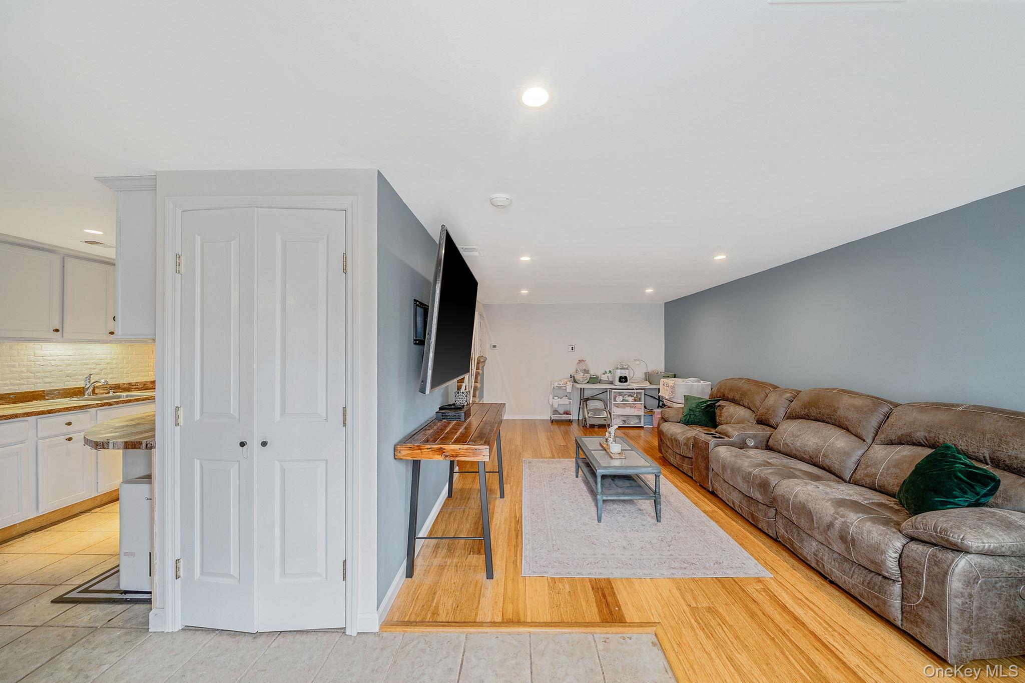 842 Golf Lane - Photo 3