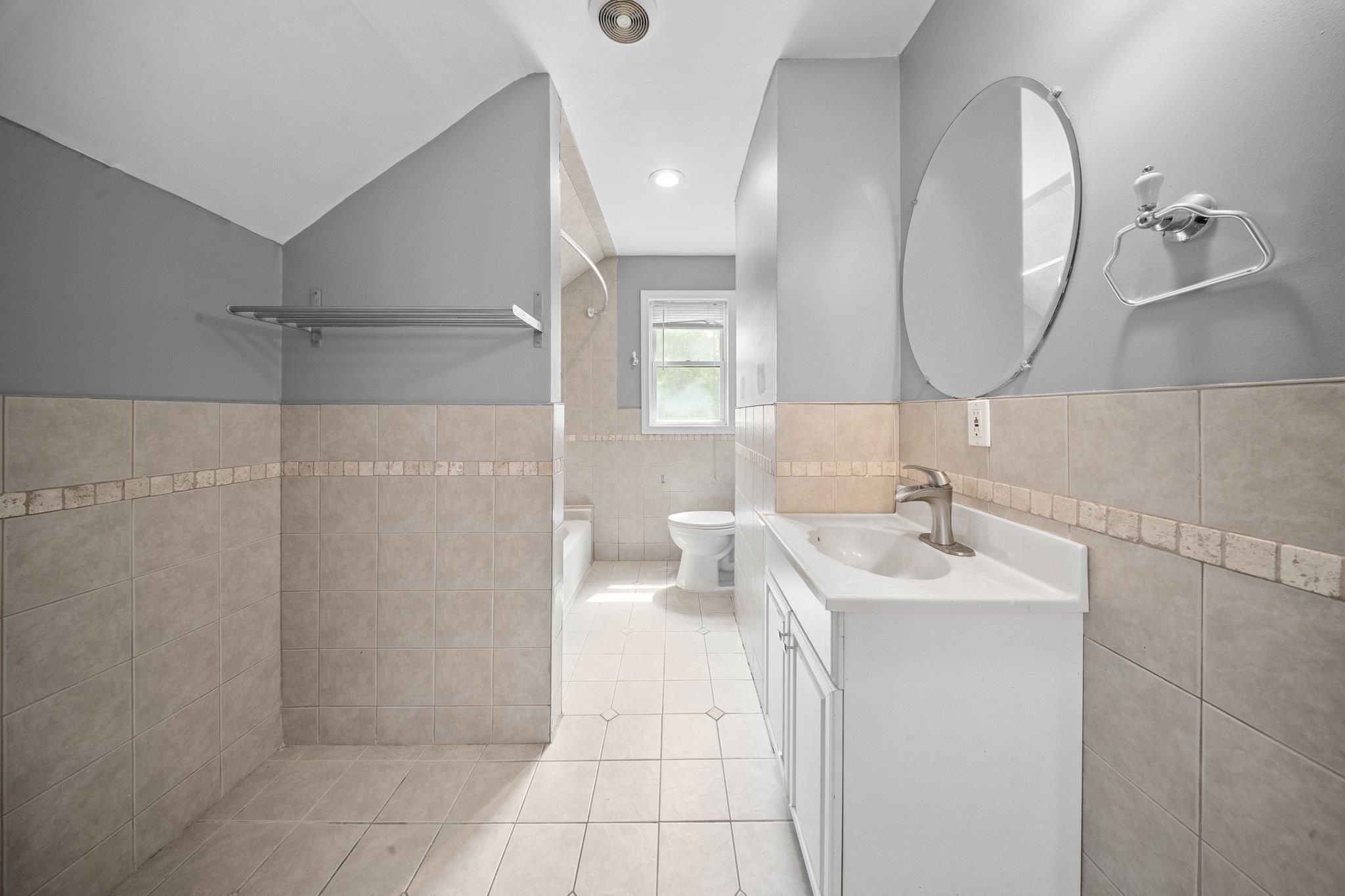 199 Central Avenue, Bethpage, New York image 27