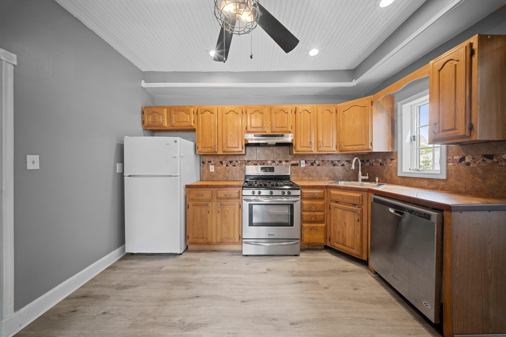 199 Central Avenue, Bethpage, New York image 14