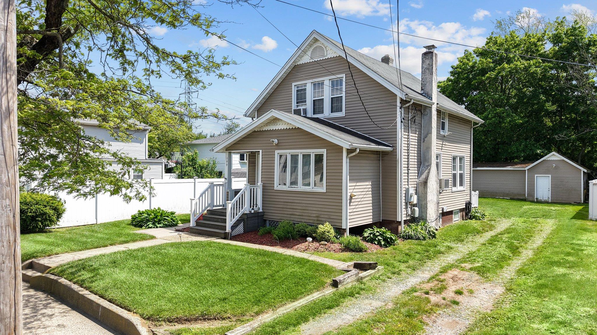 199 Central Avenue, Bethpage, New York image 1