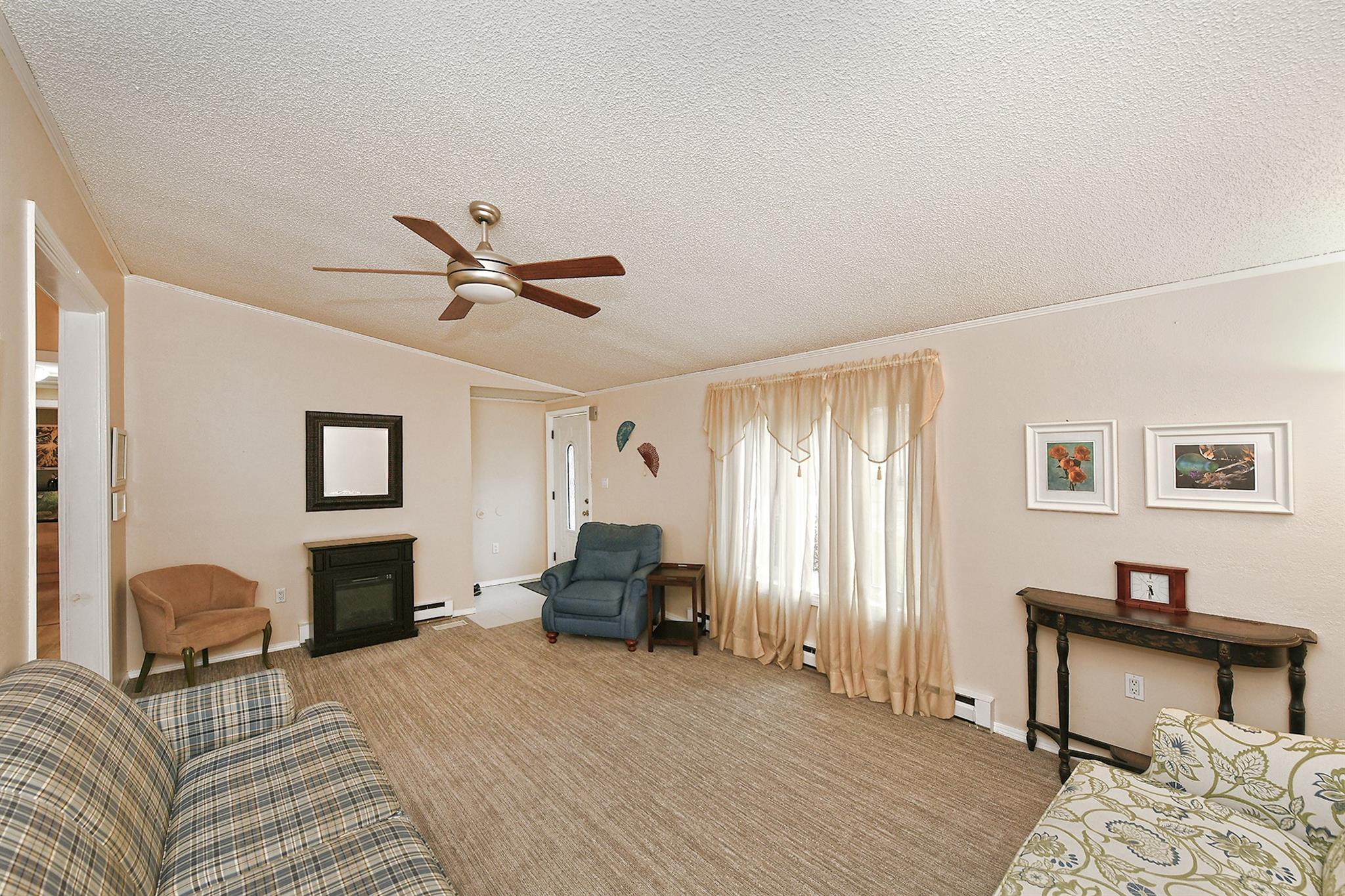 1 Mews Court, Holtsville, New York image 4