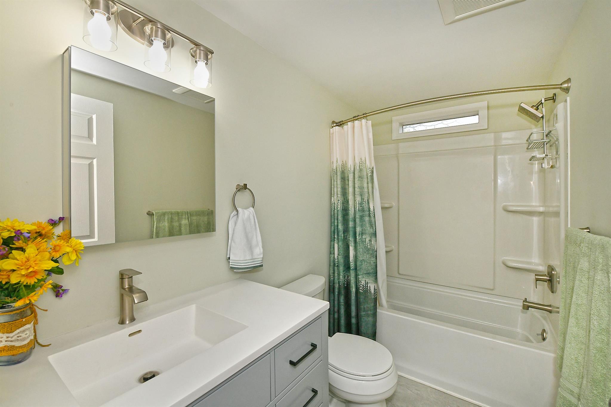 1 Mews Court, Holtsville, New York image 15