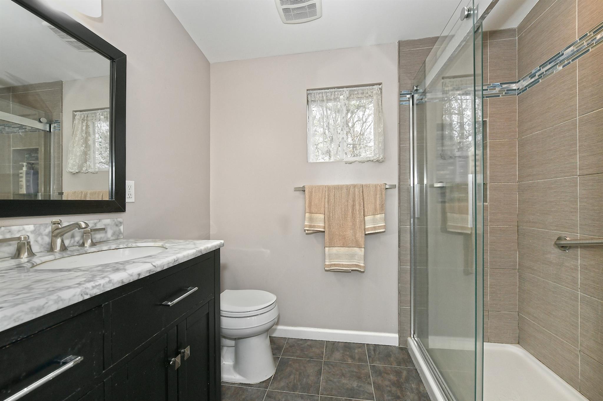 1 Mews Court, Holtsville, New York image 12