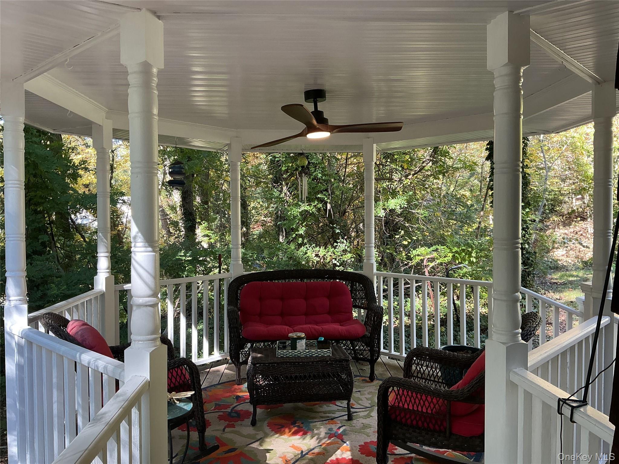 7 Salonga Woods Road