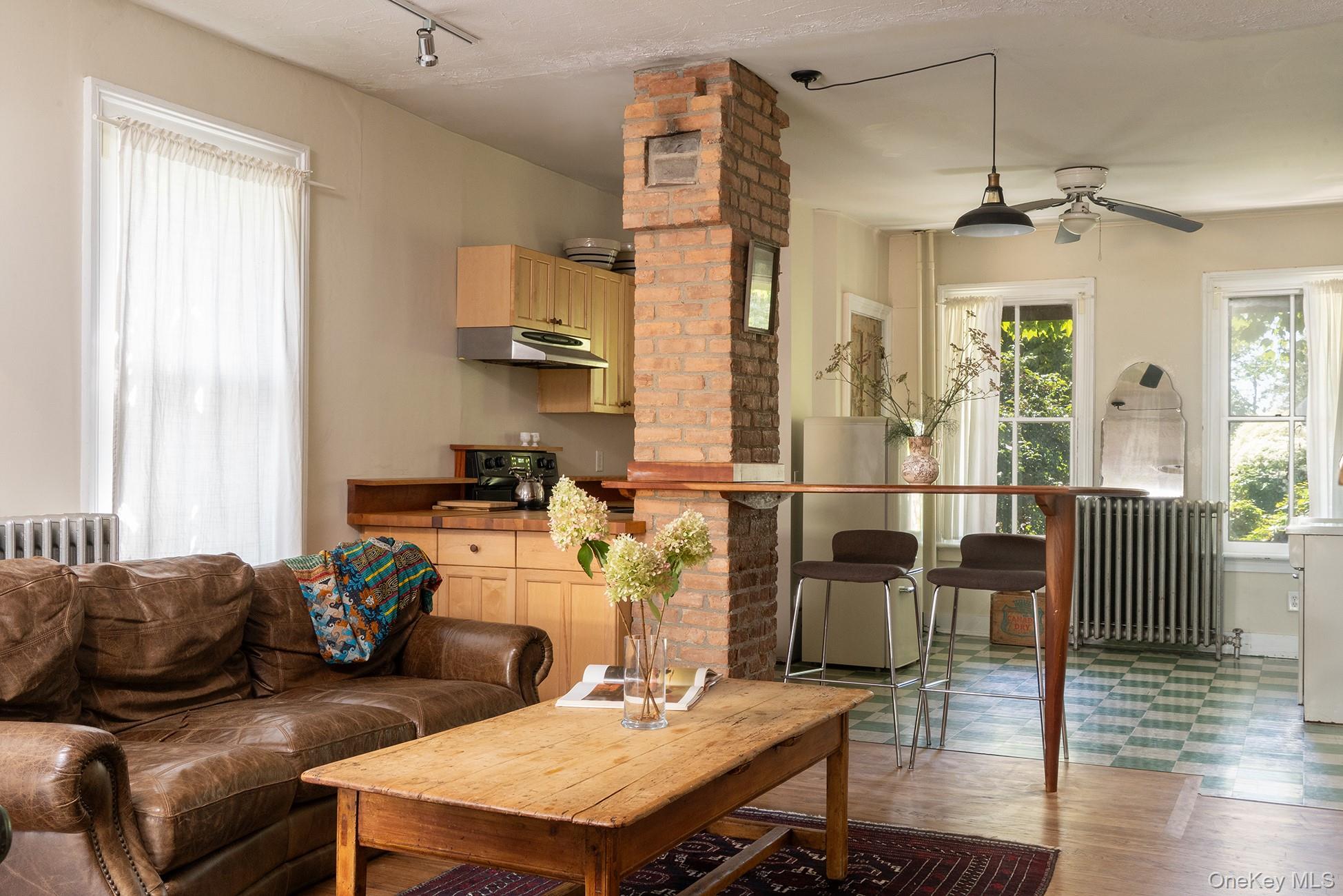 541 Washington Street