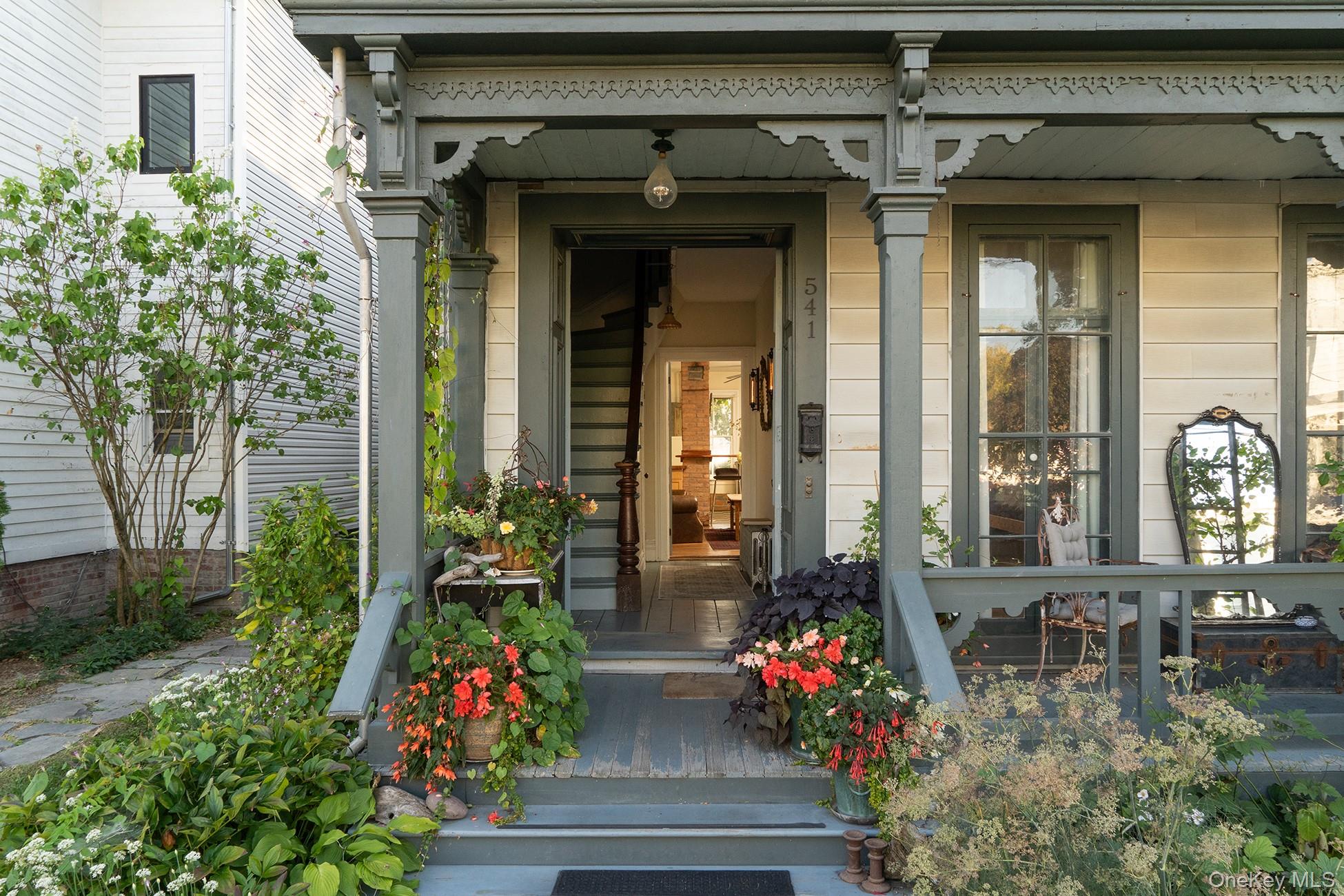 541 Washington Street