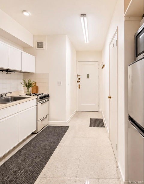 Homes For Sale - 14445 Sanford Avenue #6<br/> Flushing, NY 11355