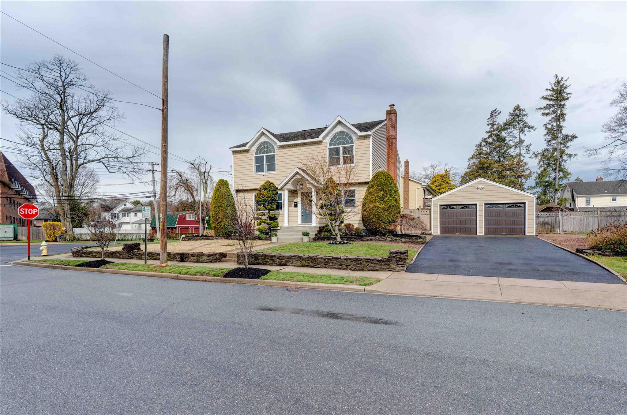 1 Sullivan Road, Farmingdale, New York image 35