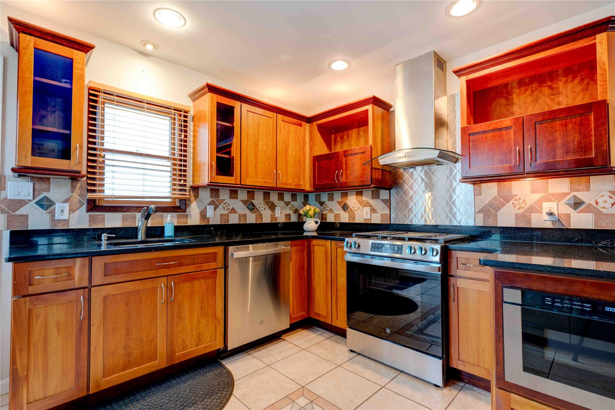 1 Sullivan Road, Farmingdale, New York image 3